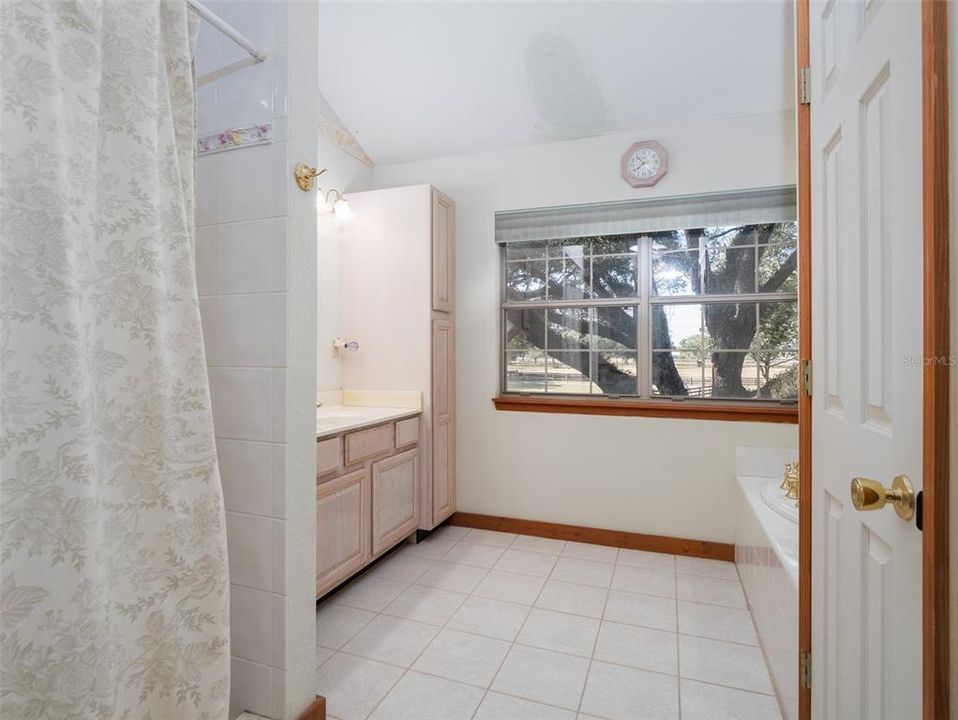 Active With Contract: $2,495,000 (1 beds, 1 baths, 1224 Square Feet)