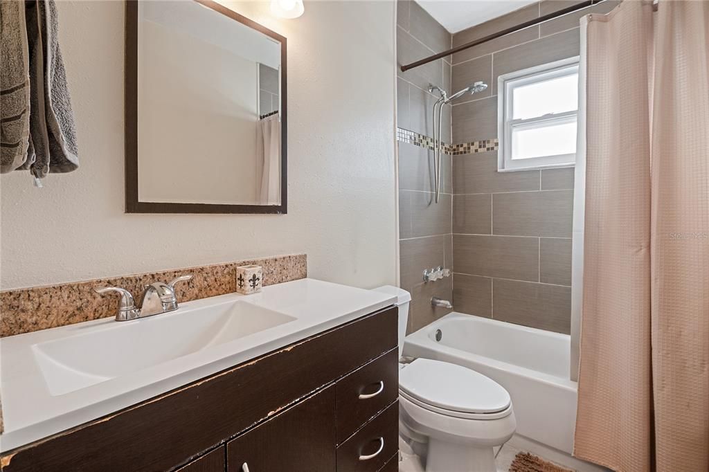 En Venta: $359,900 (3 camas, 2 baños, 1260 Pies cuadrados)