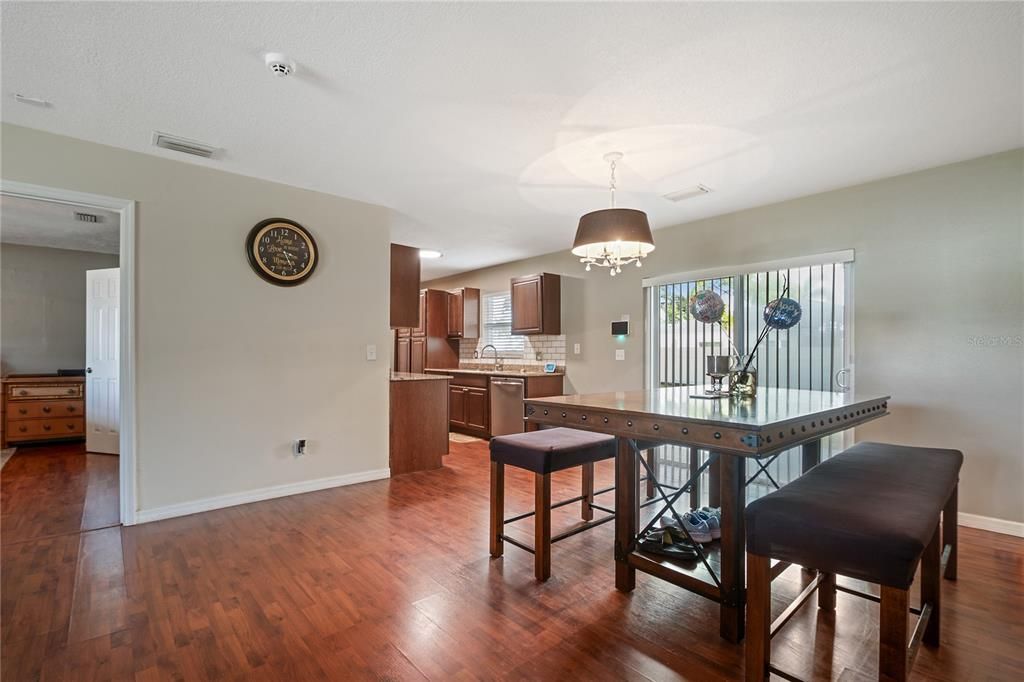 En Venta: $359,900 (3 camas, 2 baños, 1260 Pies cuadrados)