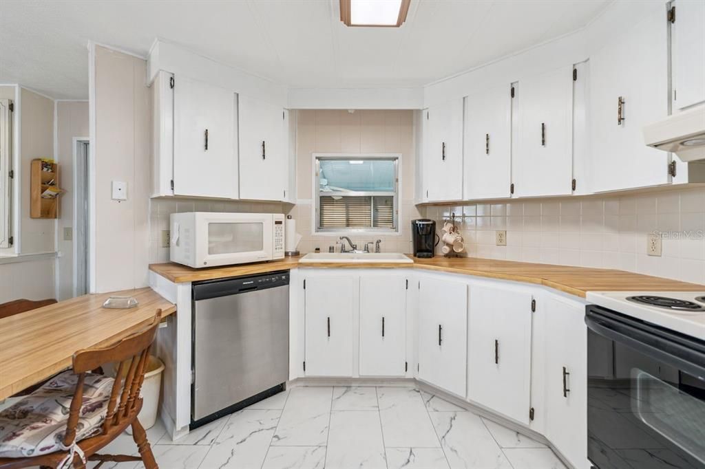 En Venta: $138,000 (2 camas, 2 baños, 1232 Pies cuadrados)