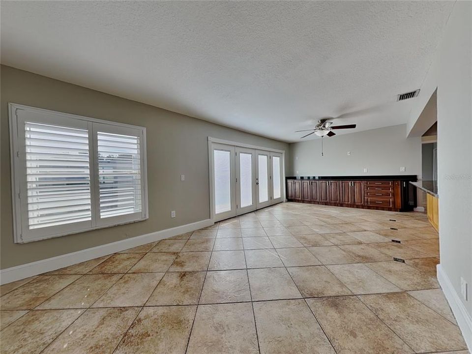 For Rent: $2,819 (3 beds, 2 baths, 1749 Square Feet)