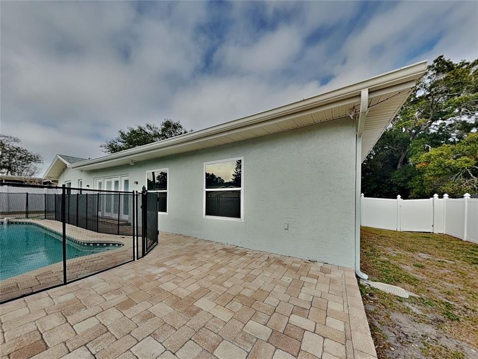 For Rent: $2,819 (3 beds, 2 baths, 1749 Square Feet)