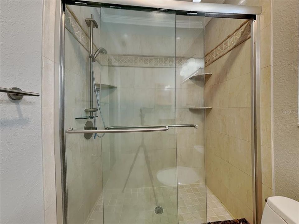 For Rent: $2,819 (3 beds, 2 baths, 1749 Square Feet)