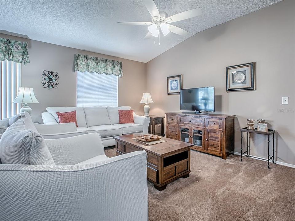 En Venta: $245,000 (2 camas, 2 baños, 1160 Pies cuadrados)