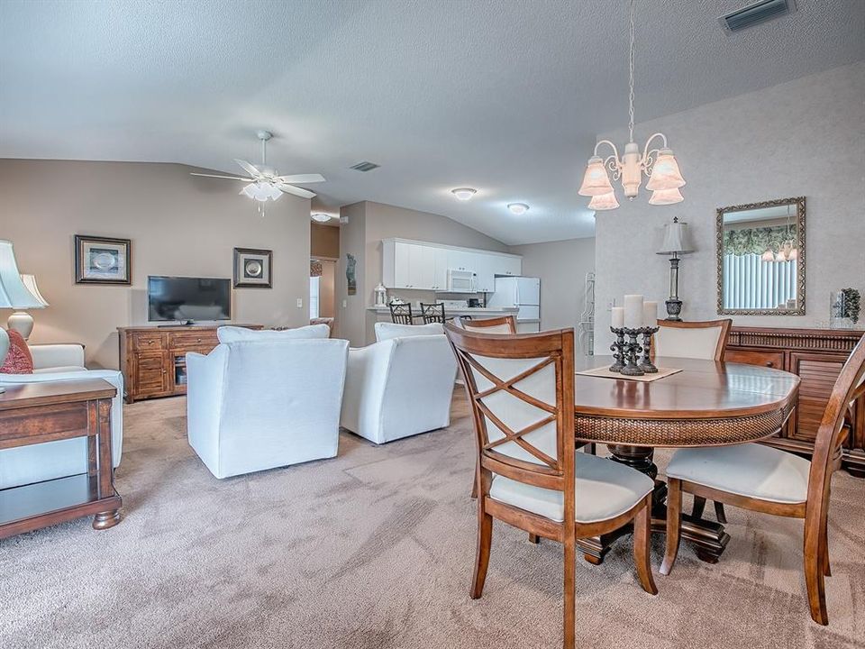 En Venta: $245,000 (2 camas, 2 baños, 1160 Pies cuadrados)