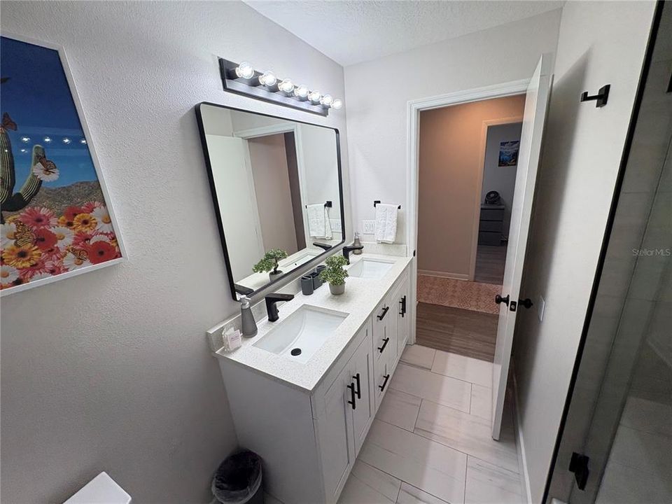 En Venta: $469,000 (4 camas, 2 baños, 1260 Pies cuadrados)