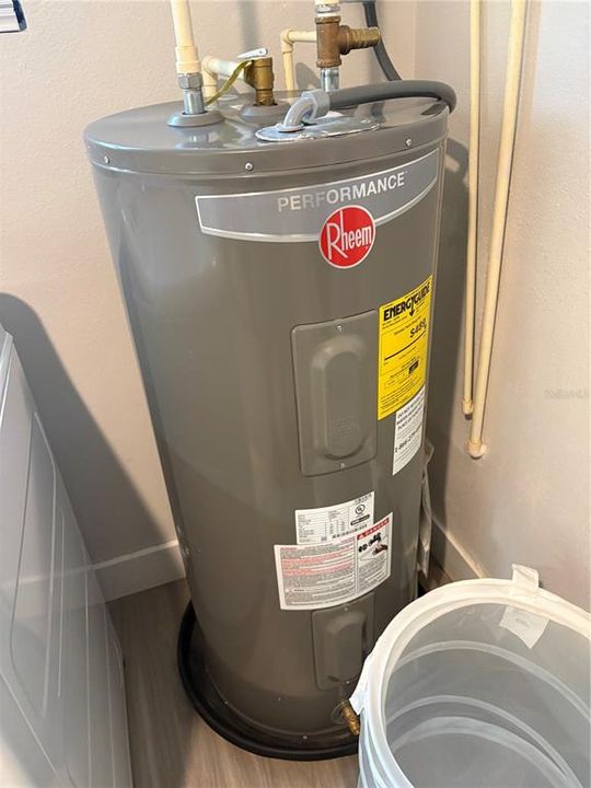 En Venta: $469,000 (4 camas, 2 baños, 1260 Pies cuadrados)