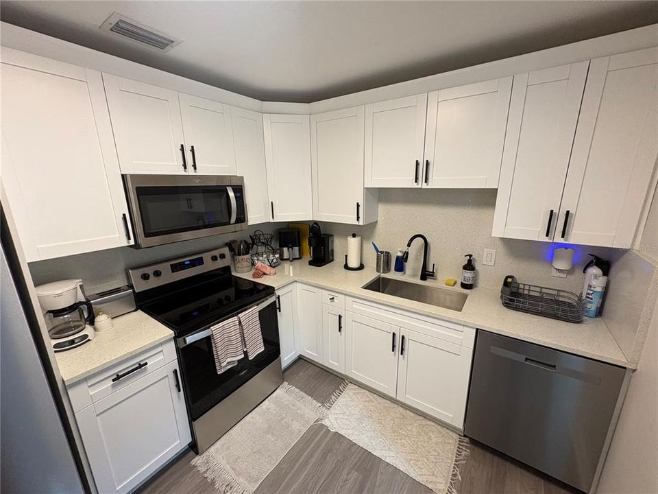 En Venta: $469,000 (4 camas, 2 baños, 1260 Pies cuadrados)