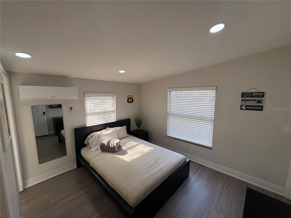 En Venta: $469,000 (4 camas, 2 baños, 1260 Pies cuadrados)