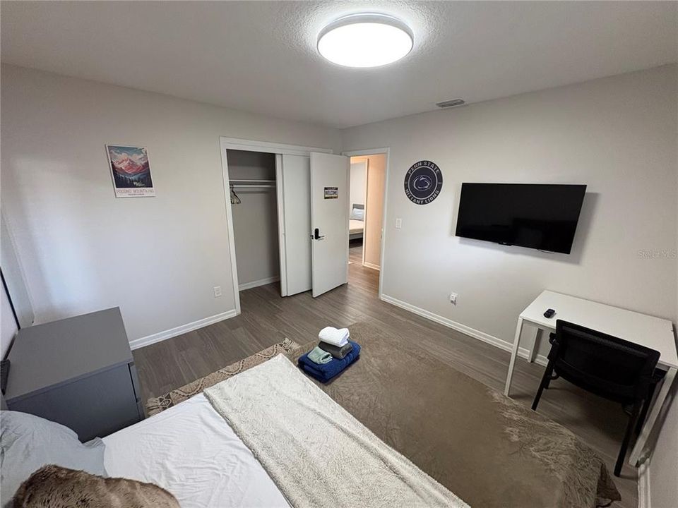 En Venta: $469,000 (4 camas, 2 baños, 1260 Pies cuadrados)