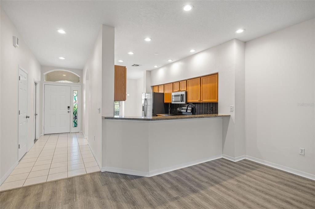 出租: $2,200 (3 贝兹, 2 浴室, 1717 平方英尺)