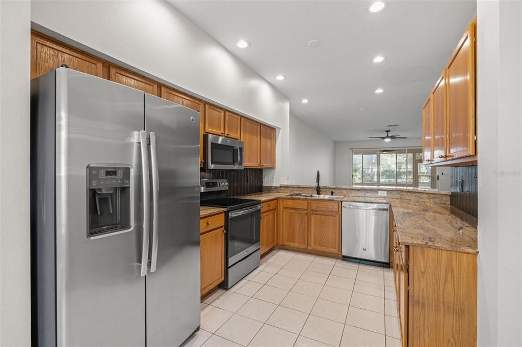 出租: $2,200 (3 贝兹, 2 浴室, 1717 平方英尺)