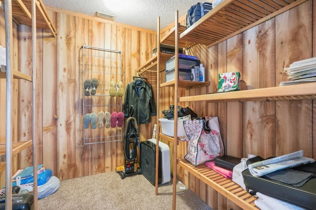 На продажу: $325,000 (2 спален, 2 ванн, 1333 Квадратных фут)