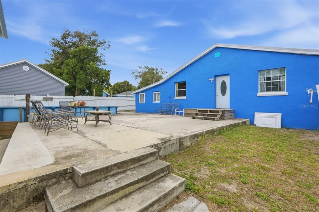 На продажу: $325,000 (2 спален, 2 ванн, 1333 Квадратных фут)