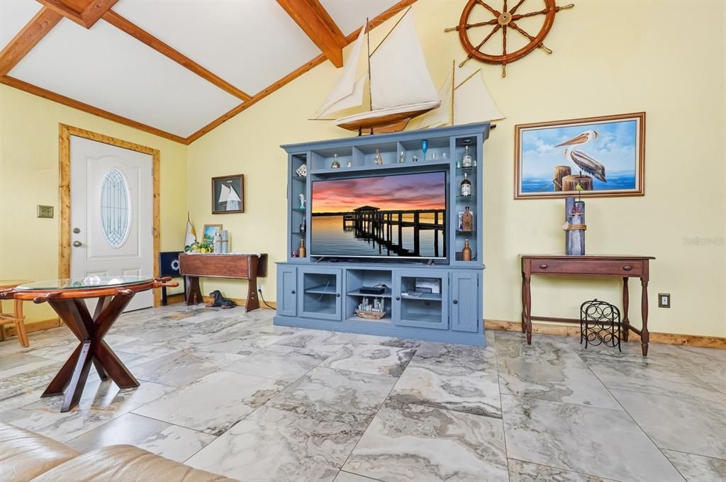 На продажу: $325,000 (2 спален, 2 ванн, 1333 Квадратных фут)