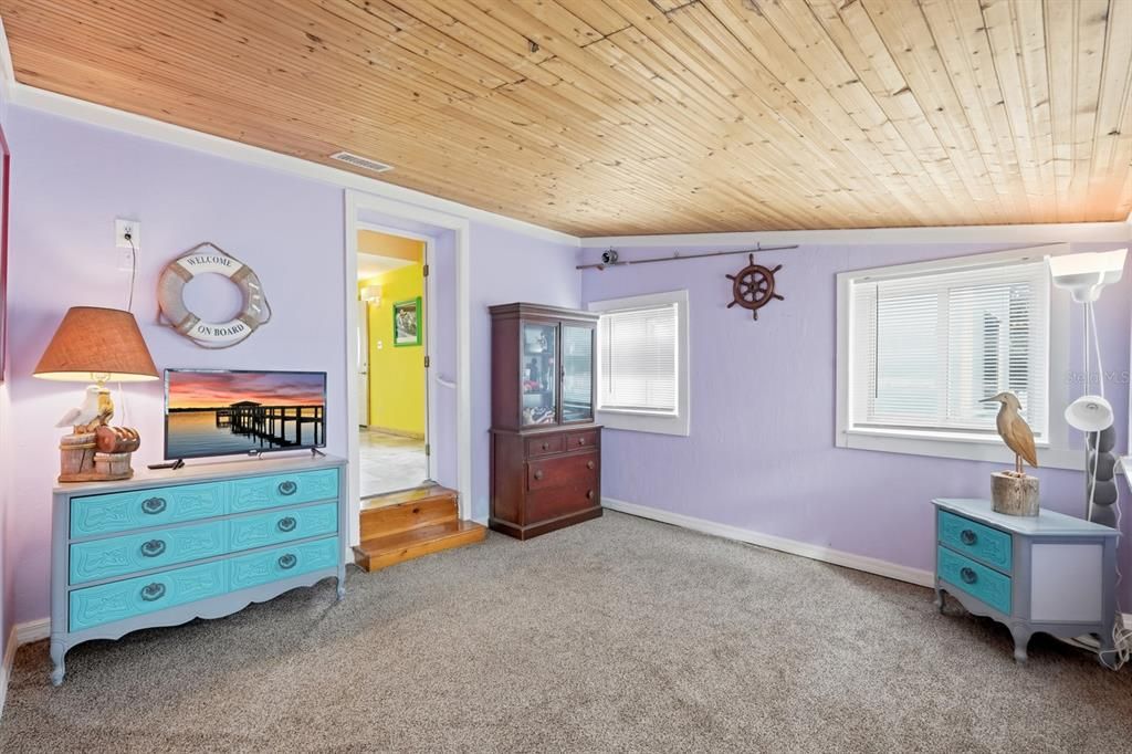 На продажу: $325,000 (2 спален, 2 ванн, 1333 Квадратных фут)