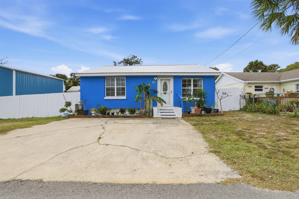 На продажу: $325,000 (2 спален, 2 ванн, 1333 Квадратных фут)