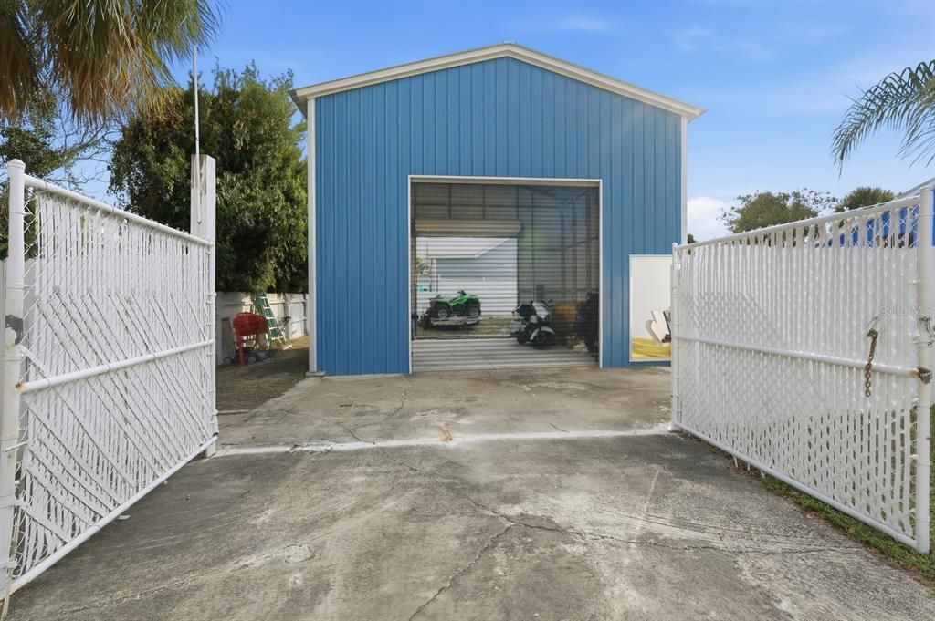 На продажу: $325,000 (2 спален, 2 ванн, 1333 Квадратных фут)