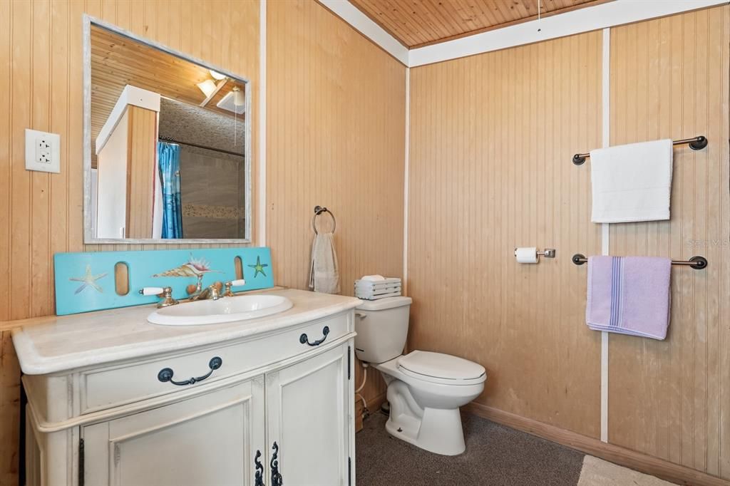 На продажу: $325,000 (2 спален, 2 ванн, 1333 Квадратных фут)