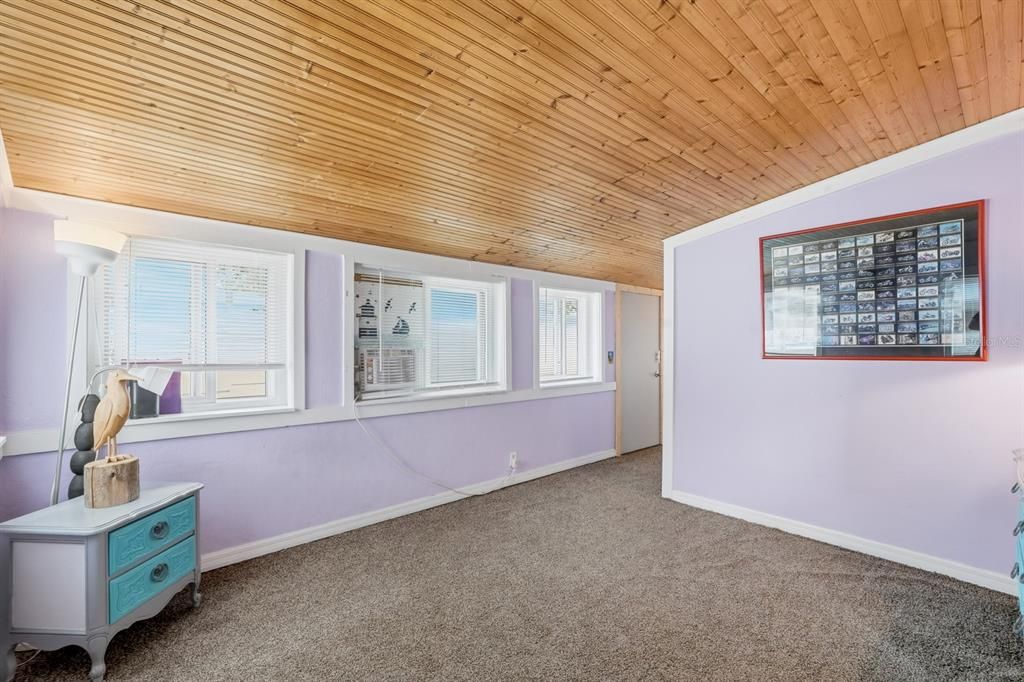 На продажу: $325,000 (2 спален, 2 ванн, 1333 Квадратных фут)