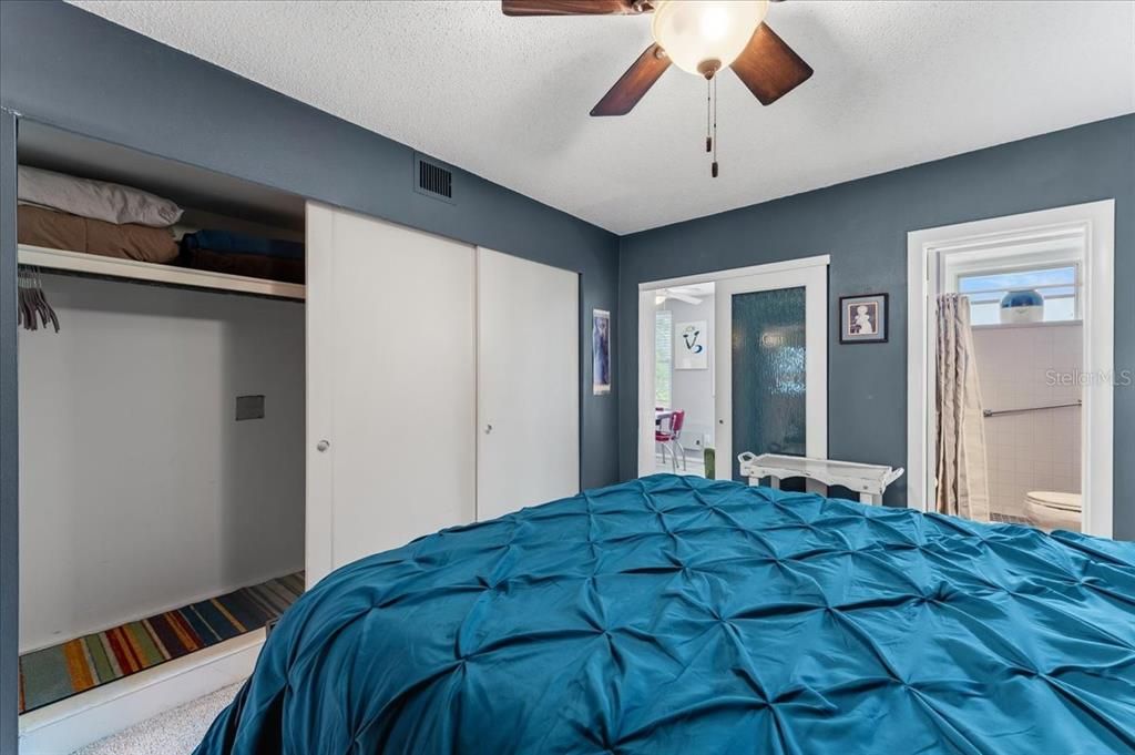 待售: $175,000 (2 贝兹, 2 浴室, 1100 平方英尺)