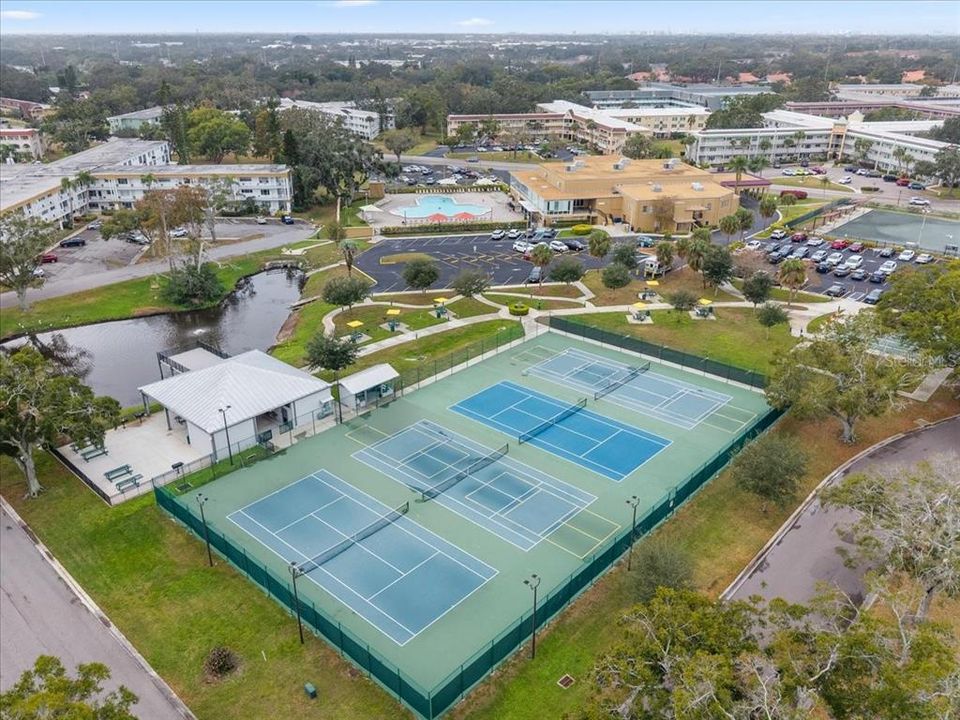 待售: $175,000 (2 贝兹, 2 浴室, 1100 平方英尺)