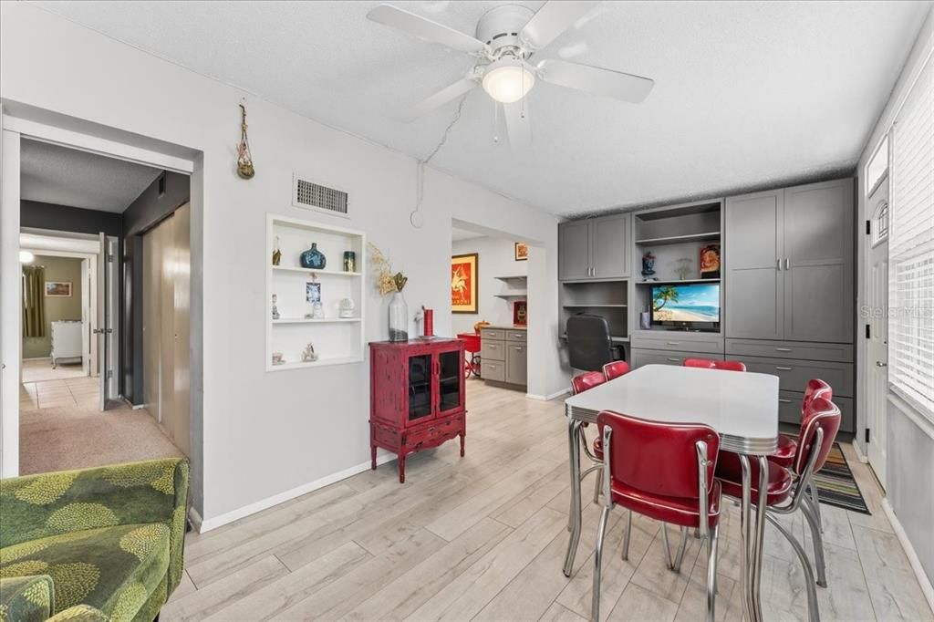 待售: $175,000 (2 贝兹, 2 浴室, 1100 平方英尺)