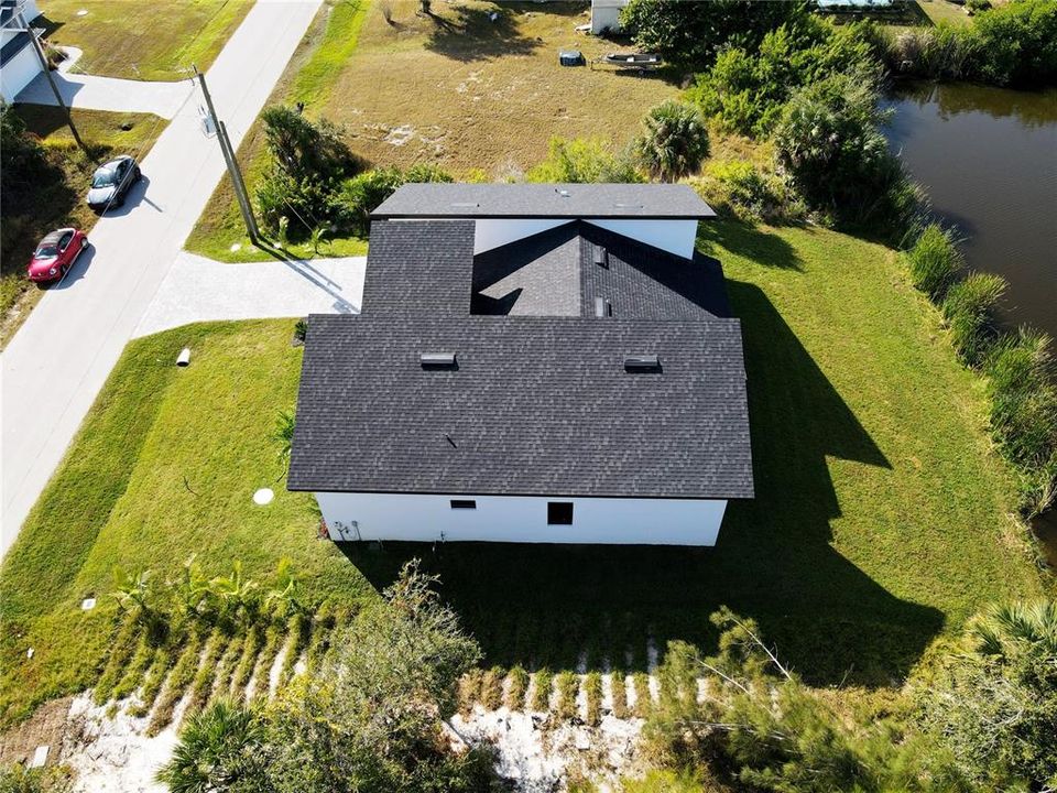 For Sale: $800,000 (4 beds, 3 baths, 1991 Square Feet)