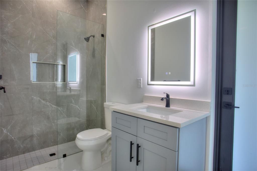 En Venta: $800,000 (4 camas, 3 baños, 1991 Pies cuadrados)