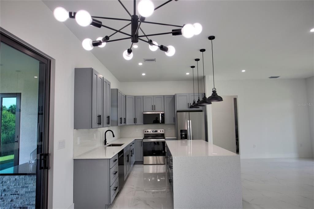 En Venta: $800,000 (4 camas, 3 baños, 1991 Pies cuadrados)