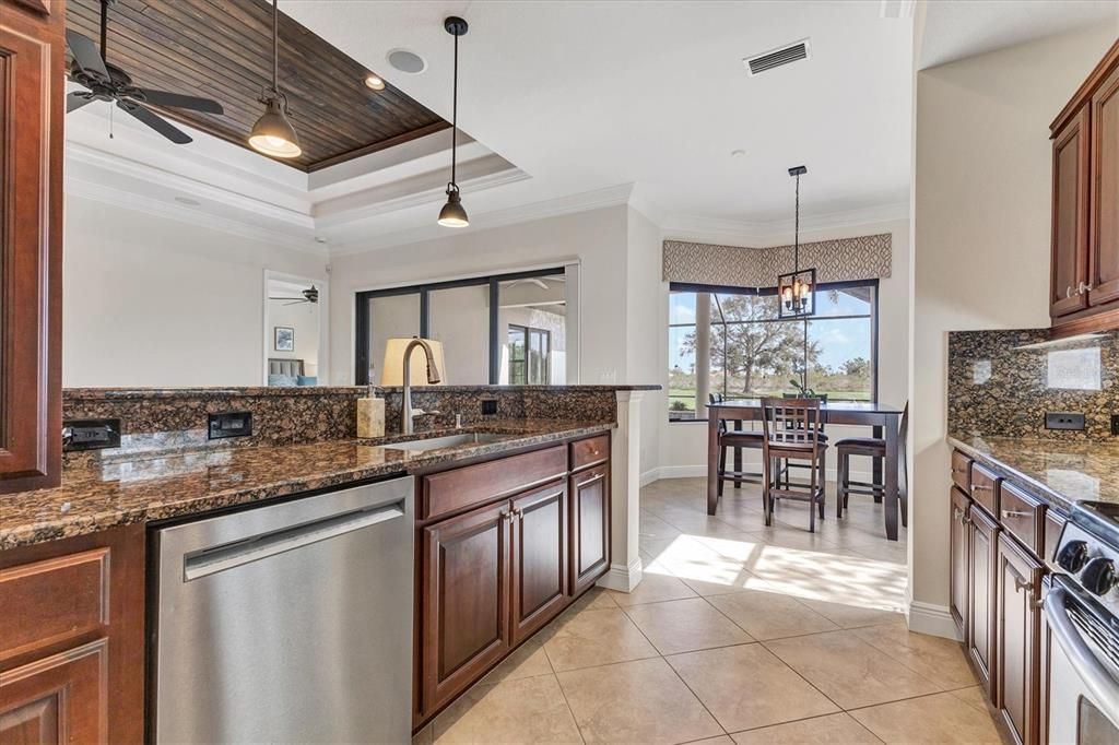 En Venta: $949,999 (3 camas, 2 baños, 2329 Pies cuadrados)