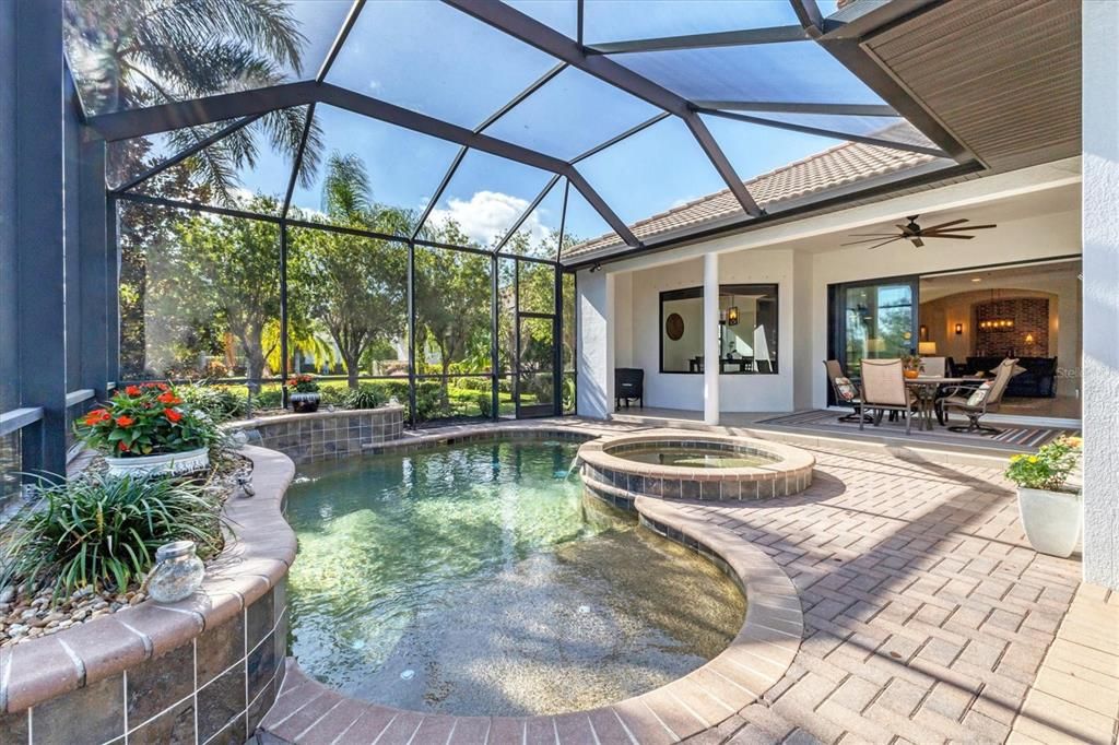 En Venta: $949,999 (3 camas, 2 baños, 2329 Pies cuadrados)