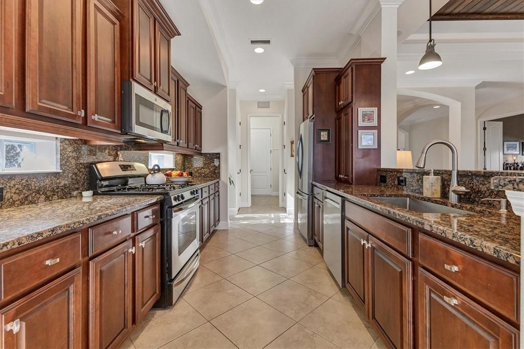 En Venta: $949,999 (3 camas, 2 baños, 2329 Pies cuadrados)