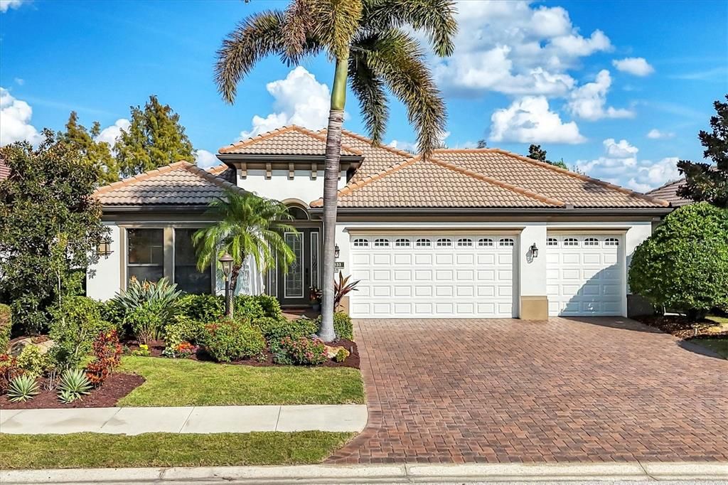 En Venta: $949,999 (3 camas, 2 baños, 2329 Pies cuadrados)