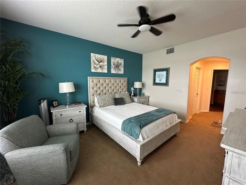 出租: $2,250 (2 贝兹, 2 浴室, 1550 平方英尺)