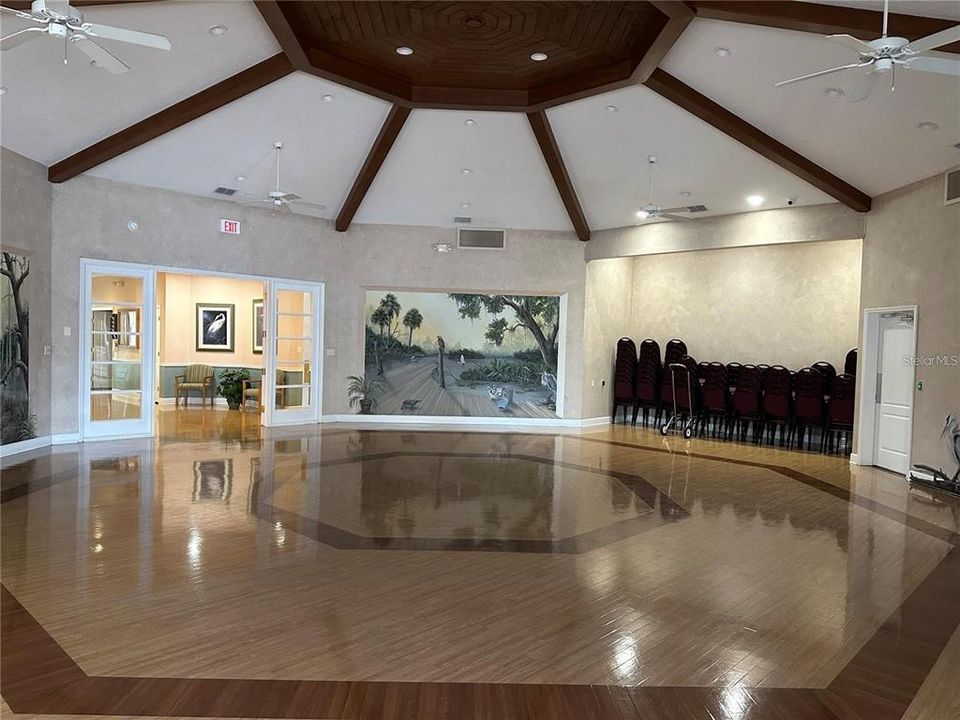 出租: $2,250 (2 贝兹, 2 浴室, 1550 平方英尺)