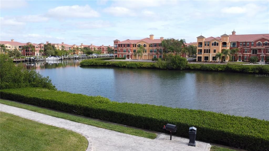 For Sale: $449,900 (2 beds, 2 baths, 1650 Square Feet)