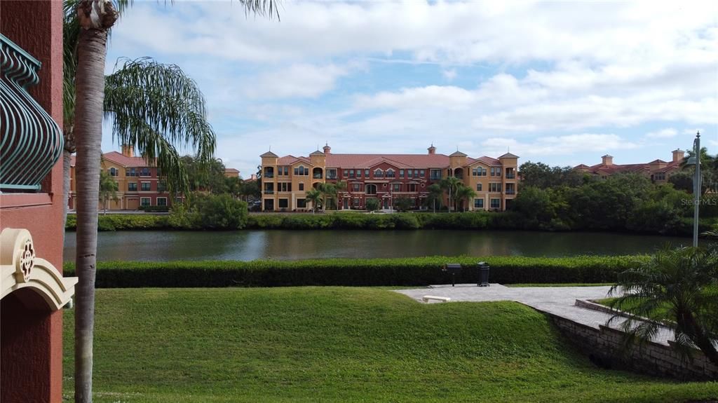 For Sale: $449,900 (2 beds, 2 baths, 1650 Square Feet)