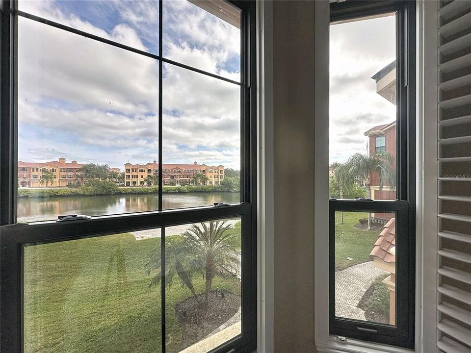 For Sale: $449,900 (2 beds, 2 baths, 1650 Square Feet)