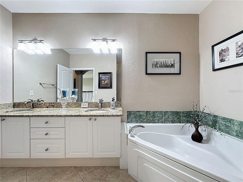 For Sale: $449,900 (2 beds, 2 baths, 1650 Square Feet)