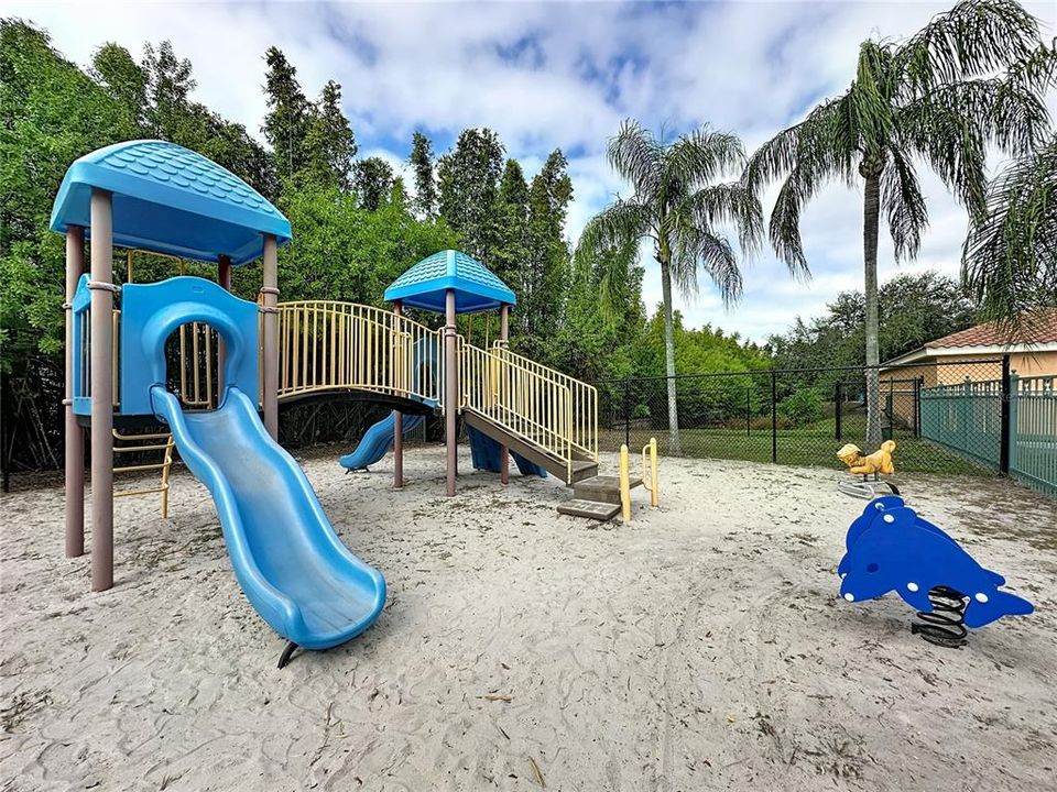 For Sale: $449,900 (2 beds, 2 baths, 1650 Square Feet)