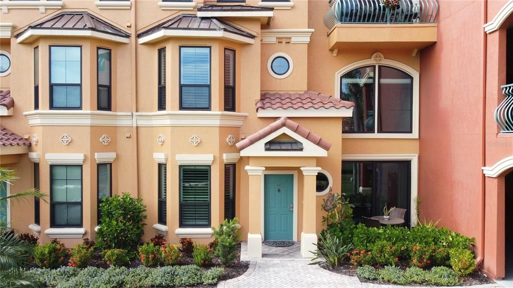 For Sale: $449,900 (2 beds, 2 baths, 1650 Square Feet)