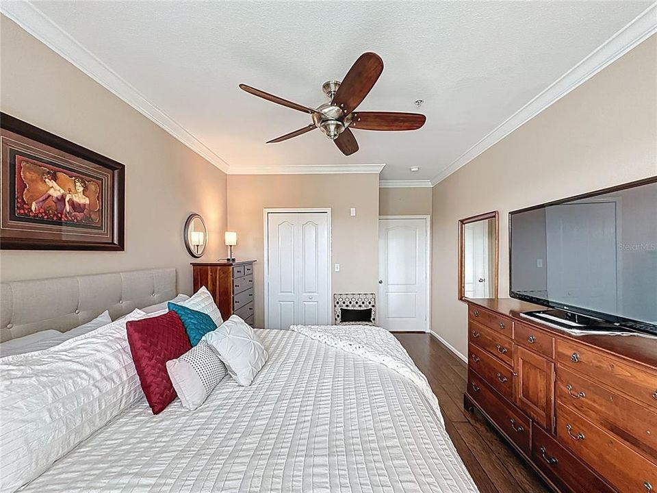 For Sale: $449,900 (2 beds, 2 baths, 1650 Square Feet)