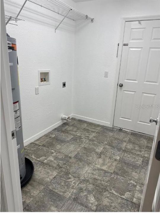 For Rent: $1,350 (3 beds, 2 baths, 1014 Square Feet)