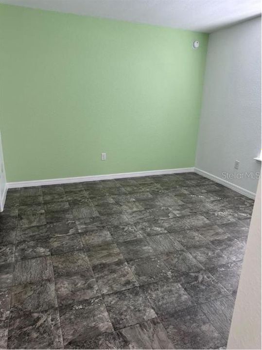 For Rent: $1,350 (3 beds, 2 baths, 1014 Square Feet)