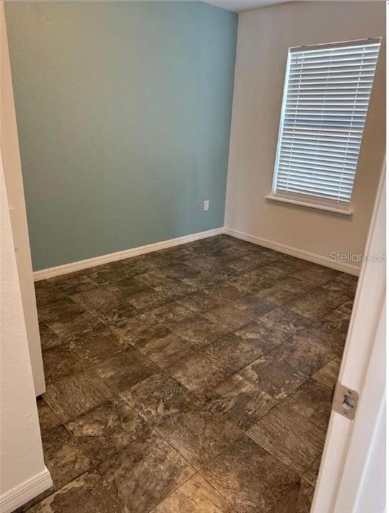 For Rent: $1,350 (3 beds, 2 baths, 1014 Square Feet)