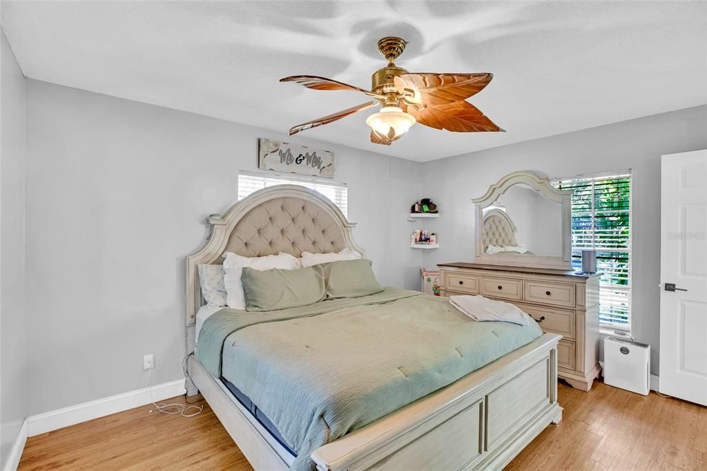 For Sale: $465,000 (3 beds, 2 baths, 1416 Square Feet)