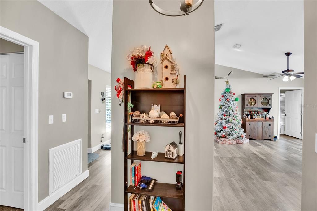 For Sale: $465,000 (3 beds, 2 baths, 1416 Square Feet)