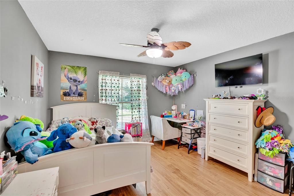 For Sale: $465,000 (3 beds, 2 baths, 1416 Square Feet)