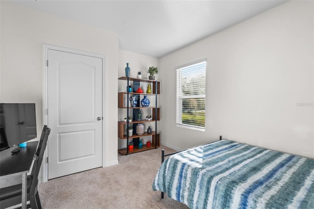 For Sale: $369,900 (5 beds, 2 baths, 2522 Square Feet)